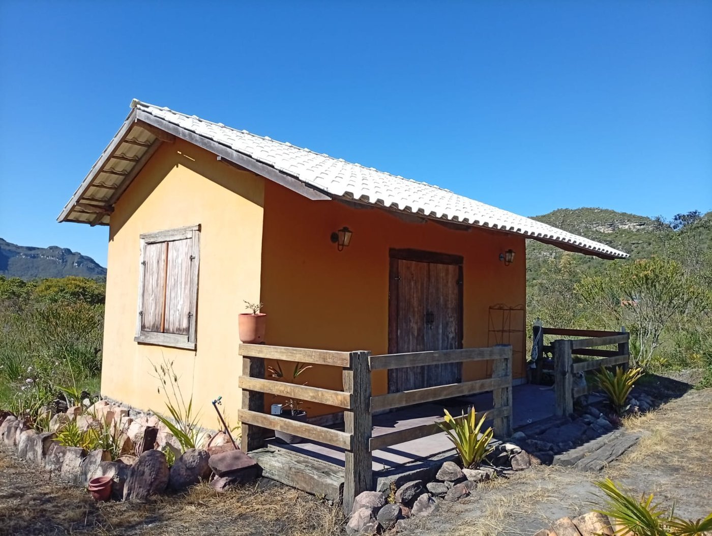 Chalé laranja da Pousada Portal das Montanhas